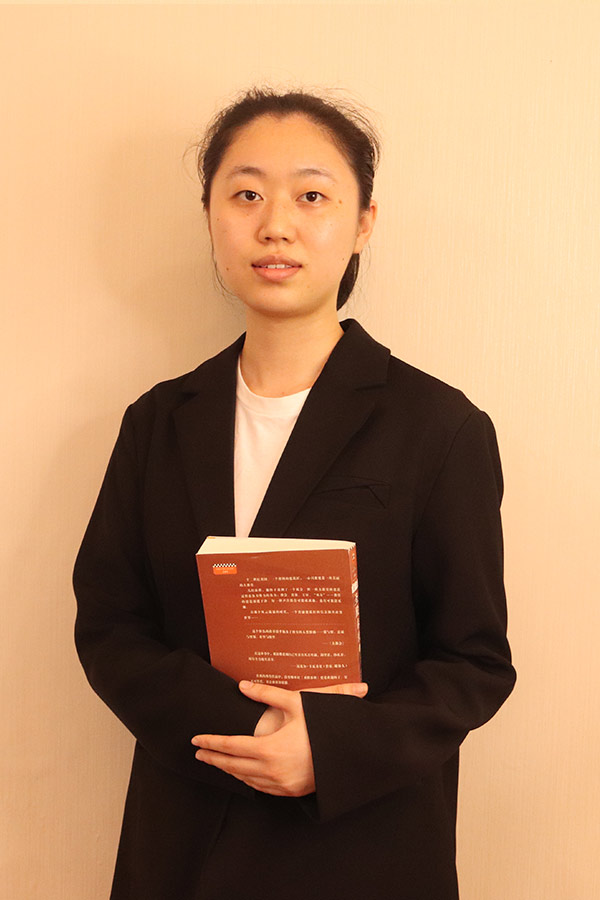 华州梁艺 本科学历，优秀班主任