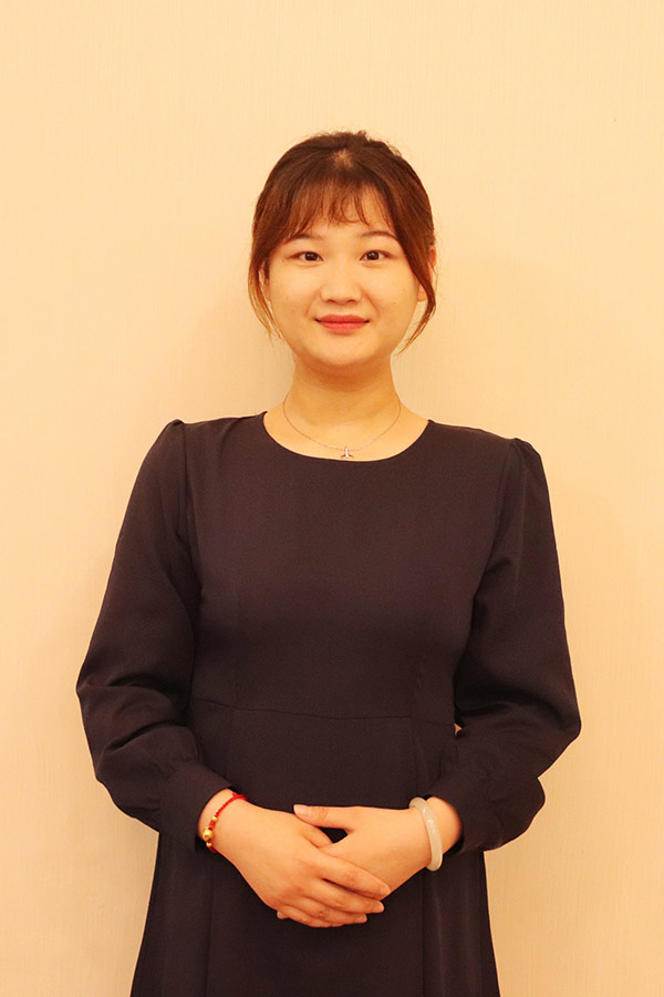 华州文哲 本科学历，优秀班主任